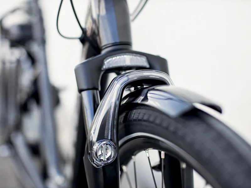 2022 Trek District+ 4 400wh Lowstep eHybrid Bike in Black-7